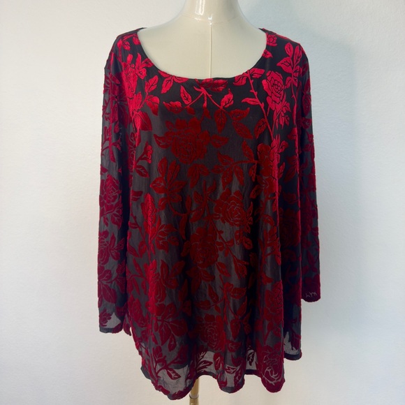 Elegant Red Floral Blouse - Picture 1 of 6